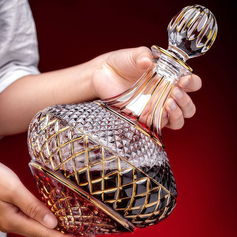 360° Spinning Wine Decanter Set (1.5L) with Tray